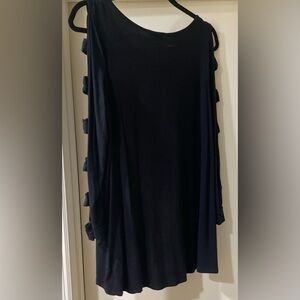 Cha Cha Vente black tunic xl with cut out sleeves